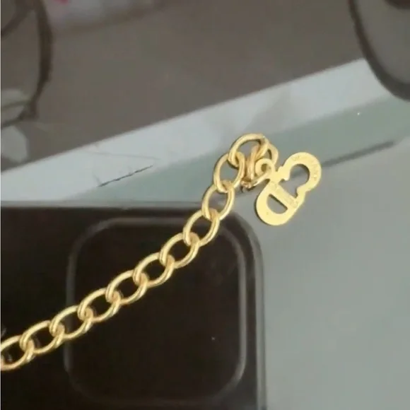 Christian Dior,18K gold plated Germany rare vintage BEE necklace - Picture 9 of 9